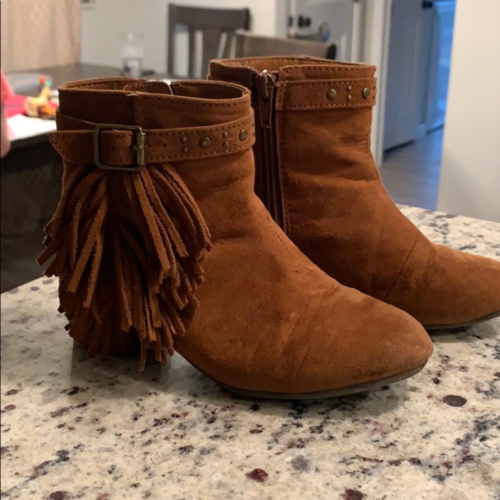 The Children’s Place suede girls boots - size 12